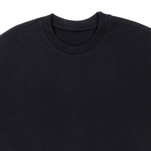 heavy core tee black close up